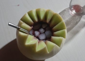 Ingenio y creatividad para vender productos locales: melón con vino patero