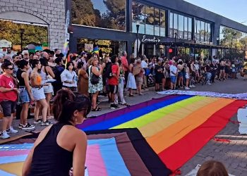 Tras una concurrida marcha juntan firmas en San Rafael para repudiar los dichos de “odio y discriminación”