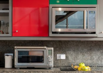 Microondas: controversias y mitos relacionados a su impacto negativo en la salud del hogar