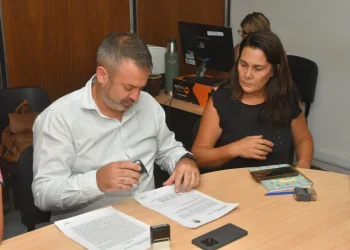 Paritarias: los cambios que ofreció el gobierno al SUTE para que los docentes acepten la oferta salarial