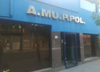 El Gobierno rechazó un reclamo de la mutual policial por aumentos salariales “en negro”