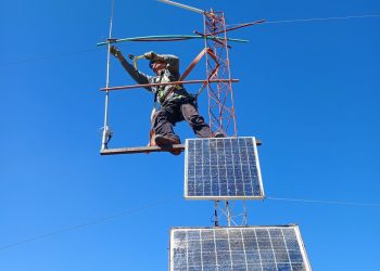 En el Cerro Nevado: Defensa Civil restauró una repetidora VHF clave para la comunicación rural