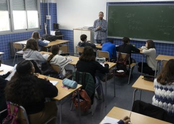 Faltan docentes en matemática, física y química y la Provincia incentiva el cursado de esos profesorados con becas