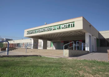 Dos niñas de 2 y 4 años estaban solas y sufrieron heridas tras un incendio en su casa de Maipú