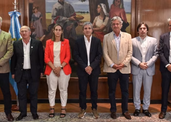 Tras la reunión con Caputo, el campo pide que se eliminen las retenciones y más fondos para infraestructura