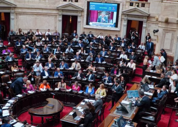 La oposición presentó un pedido para impulsar el juicio político a Milei por el conflicto de las criptomonedas