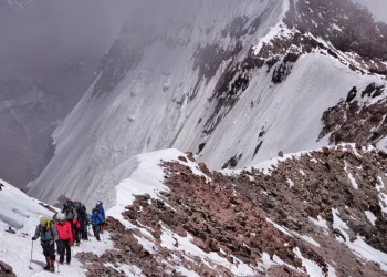 Otra tragedia en la provincia de Mendoza: Un andinista polaco se descompensó y murió a pocos metros de hacer cumbre en el Aconcagua
