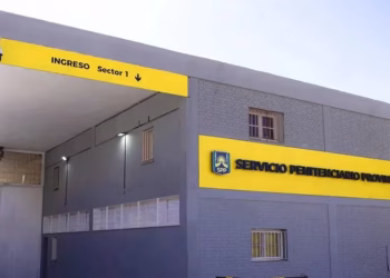 Por estar descontento, un preso se tragó una tijera en San Juan y tuvieron que internarlo de urgencia