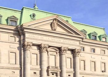 La Justicia suspendió el decreto de Milei que transforma el Banco Nación en Sociedad Anónima