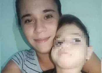 El caso que indigna a la sociedad: La condenaron a perpetua por asesinar a su hijo pero no irá a prisión hasta que su hija cumpla 5 años