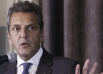 ​Massa tildó de «desesperado» el pedido de Milei contra Kicillof y respaldó al gobernador