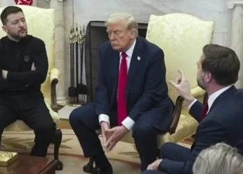 Zelenski abandona la Casa Blanca sin firmar un acuerdo tras un altercado con Trump en la Oficina Oval