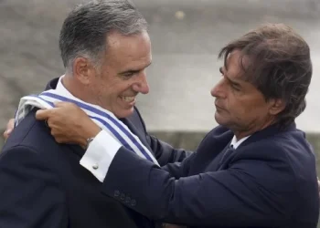 Yamandú Orsi juró ante la Asamblea General y es el nuevo presidente de Uruguay