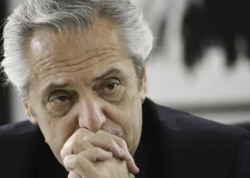 La fiscalía pide confirmar el procesamiento de Alberto Fernández por violencia de género