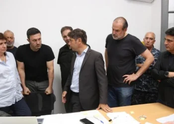 Kicillof, Bullrich y Petri supervisan el operativo en Bahía Blanca