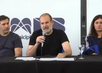 Visiblemente conmovido, el intendente de Bahía Blanca anunció que decretó 72 horas de duelo por las víctimas del temporal