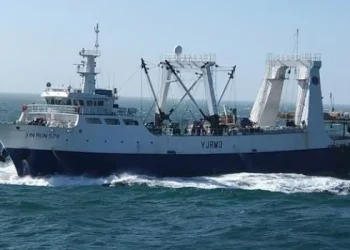 El Gobierno multó por más de 700 millones de pesos a un buque chino que pescó ilegalmente en el Mar Argentino