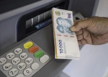 Atención usuarios: Desde mayo extraer dinero de un cajero puede costar hasta 5.000 pesos