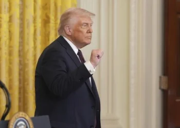 Trump dice que la filtración de datos de seguridad nacional fue un simple fallo