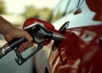 La venta de combustibles suma 15 meses de caída