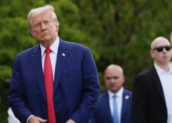 Trump amenaza con bombardear Irán si no se alcanza un acuerdo nuclear