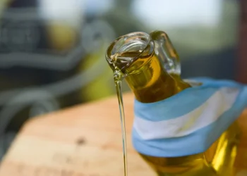 La ANMAT prohibió otros dos aceites de oliva que se fabrican y se venden en Mendoza