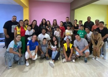Entrega solidaria de útiles y calzados para los niños de La Casita de Malén