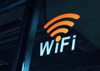 Seguro que no lo sabías: el electrodoméstico que hay que desenchufar para que funcione mejor el WiFi