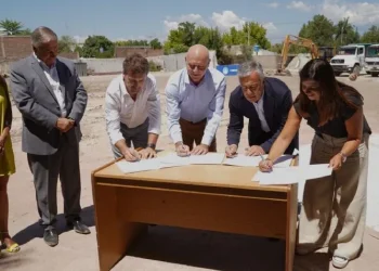 El Gobierno oficializó el contrato con la empresa que construirá el Polo Judicial en Tunuyán