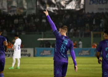 Gol de Cristian Hernández en el empate de Antigua de Guatemala