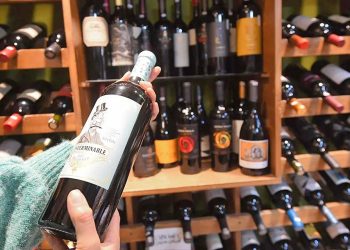 Un sector de la oposición exige la activación del Banco de Vinos ante la crisis vitivinícola