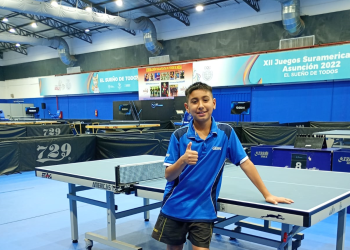 Gianni Piruzi juega el Sudamericano de tenis de mesa en Ecuador