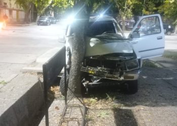 Pudo ser tragedia: un borracho atropelló a una moto y lesionó a dos motociclistas