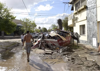 Catástrofe en Bahía Blanca: Confirmaron que ya son 15 los muertos y buscan a más de 100 personas