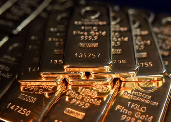 El oro rompió un récord histórico: cuáles son las opciones para invertir desde Argentina