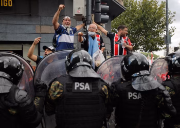 El día después de la marcha por los jubilados: el gobierno acusó al kirchnerismo de promover un golpe de Estado