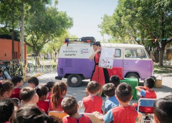 La Biblioteca Rodante “Doña Galinda” de visita en San Rafael