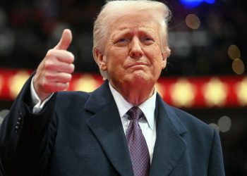 Trump confirmó que suspenderá aranceles a la mayoría de los productos de México por un mes