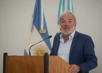 El titular de Aysam no declaró nueve propiedades ni las millonarias mejoras en un barrio privado