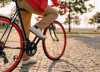 Ni caminar ni andar en bici: cuál es la mejor actividad para estar saludables sin levantar pesas