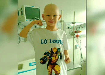 “Lo logré”: el niño mendocino que venció el cáncer testicular e irradia esperanza