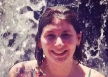 Brutal femicidio en el país: Encontraron muerta a una mujer con un golpe en la cabeza y detuvieron a su esposo como principal sospechoso