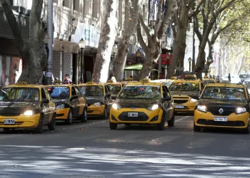 Se viene un nuevo aumento en la tarifa de taxis y remises en Mendoza: de cuánto será