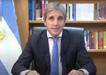 Con el dólar en baja, Caputo exigió disculpas a quienes hablaban de devaluación