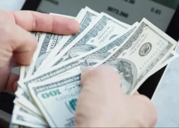 ¿A cuánto abrirá y cerrará el dólar este lunes con el sistema de bandas de flotación?