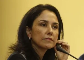 La esposa del expresidente Humala viajó a Brasil donde recibió asilo tras la condena