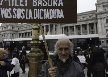 Incidentes entre jubilados y la Policía Federal durante la nueva marcha al Congreso