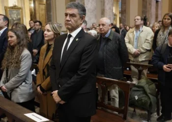El gobierno se ausentó de la misa en homenaje al papa Francisco en la Catedral