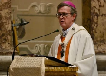 García Cuerva no viaja al funeral del Papa para «acompañar al pueblo y a los curas» que sufren su pérdida