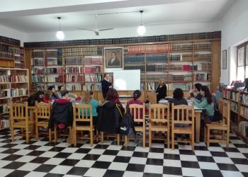 Hace 16 años dictan el curso de Lengua de Señas en la Biblioteca Mariano Moreno